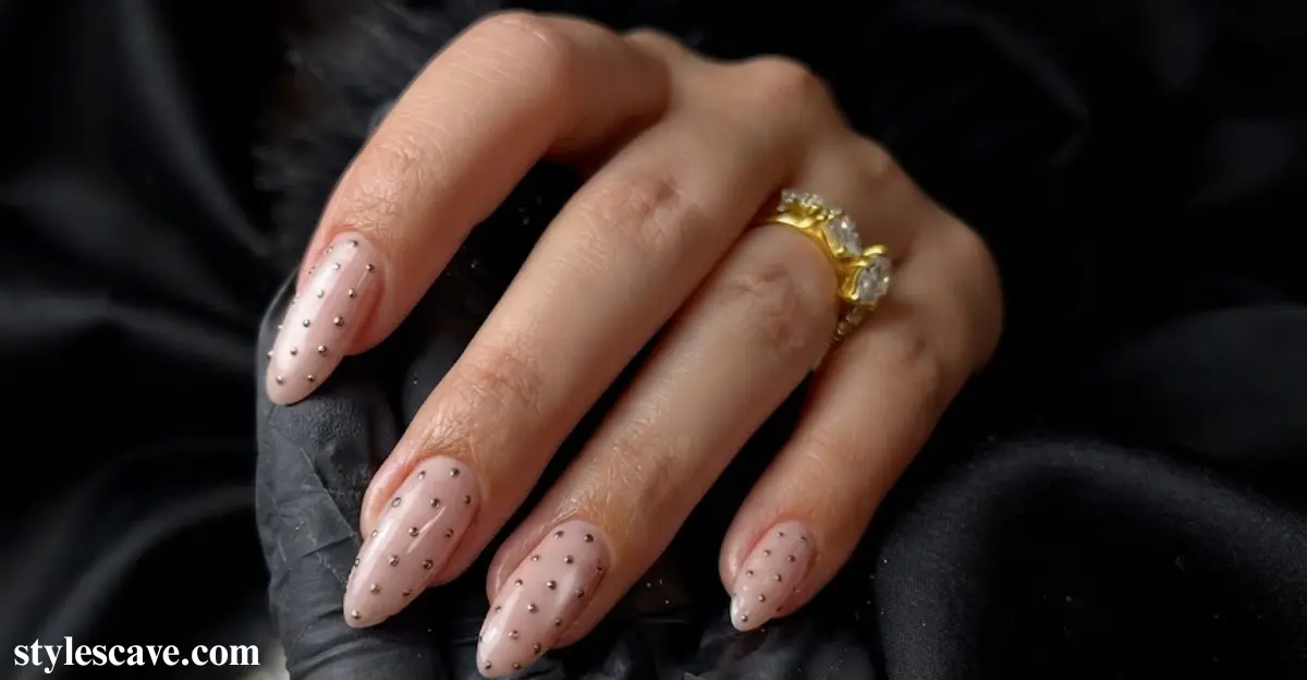 Cat-eye Nails